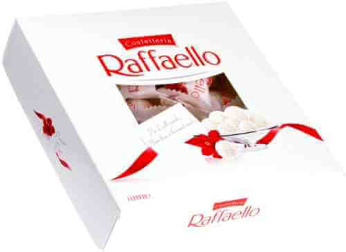 Конфеты Raffaello с цельным миндальным орехом в кокосовой обсыпке 240г арт. 311489